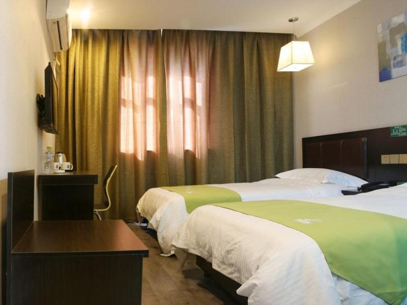 Greentree Wulumuqi Airport Hotel อุรุมชี ภายนอก รูปภาพ