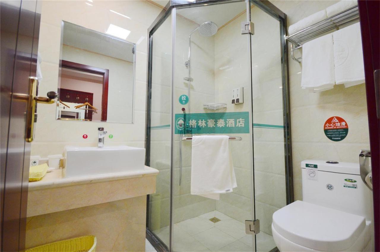 Greentree Wulumuqi Airport Hotel อุรุมชี ภายนอก รูปภาพ